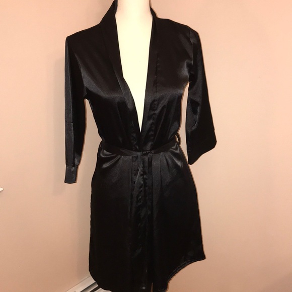 Boohoo Other - Boohoo Luxurious Robe Black Size Small